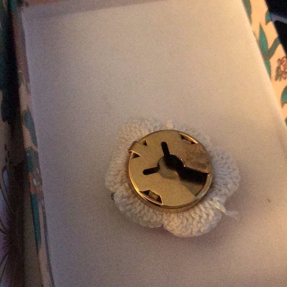 Handcrafted crochet floral button covers - Picture 2 of 4